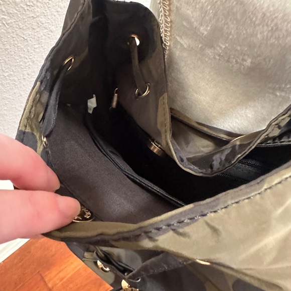 Camouflage Crossbody Bag - Picture 4 of 5